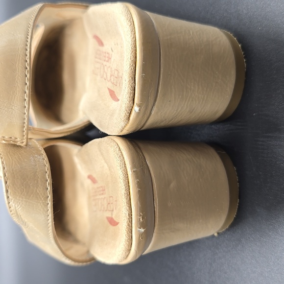 Aerosoles | Womens | Biege | Patent | Slingback | Block  Heel | Size 10M - Picture 5 of 9